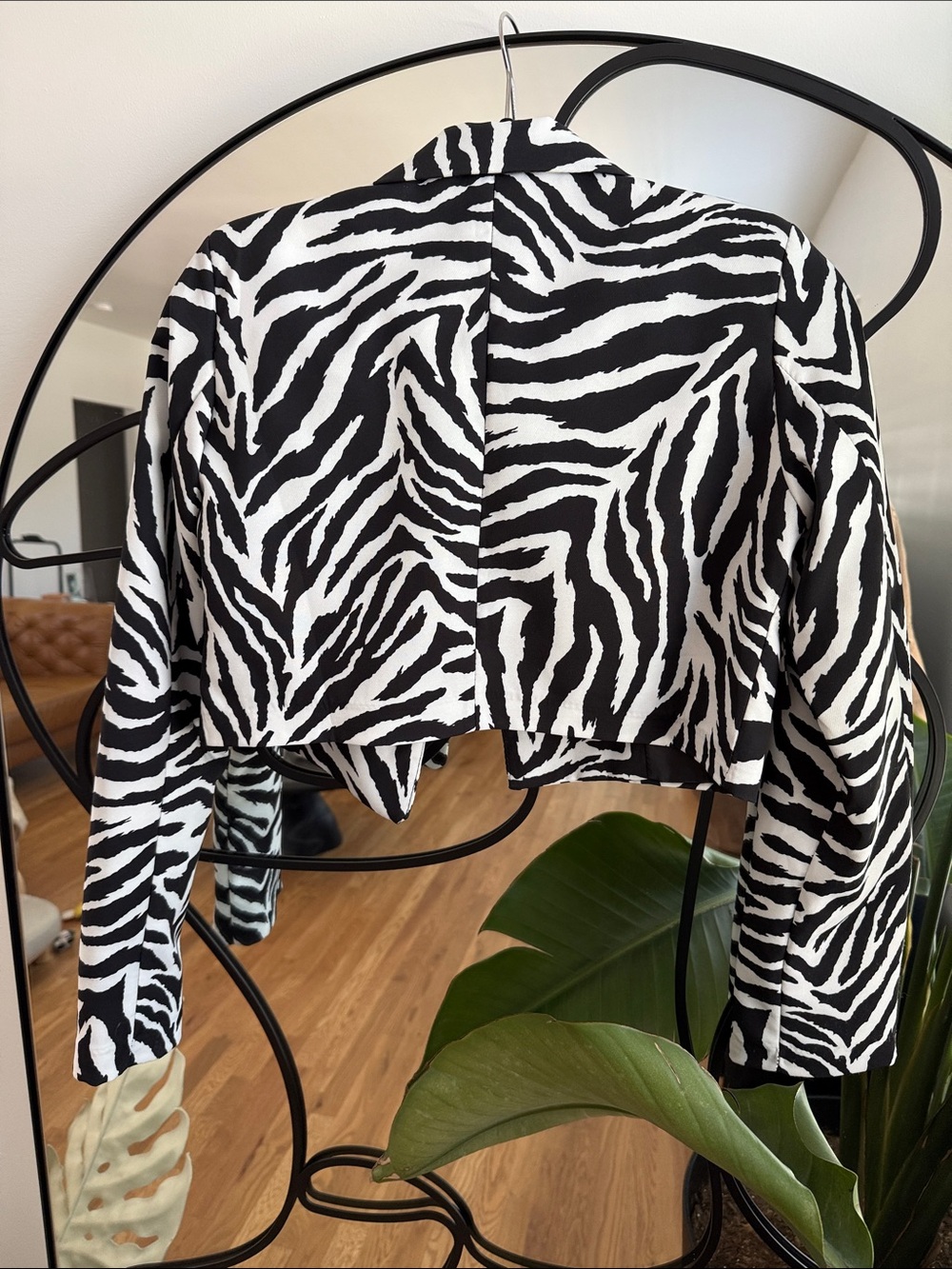 Cropped Zebra Print Blazer Jacket - Black & White - Picture 3 of 4